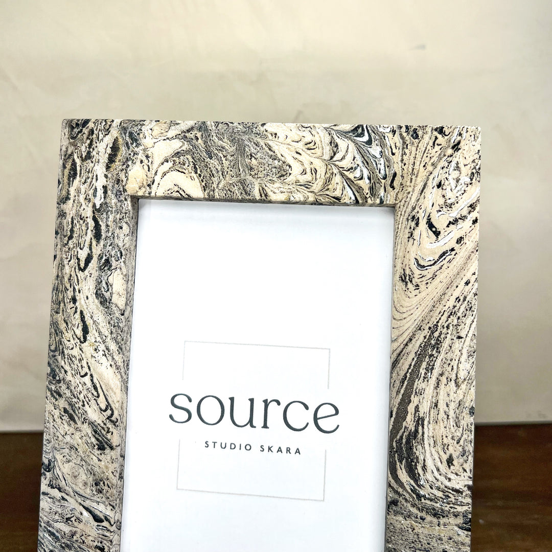 Neue Hand Marbled Wood Picture Frame (4x6)