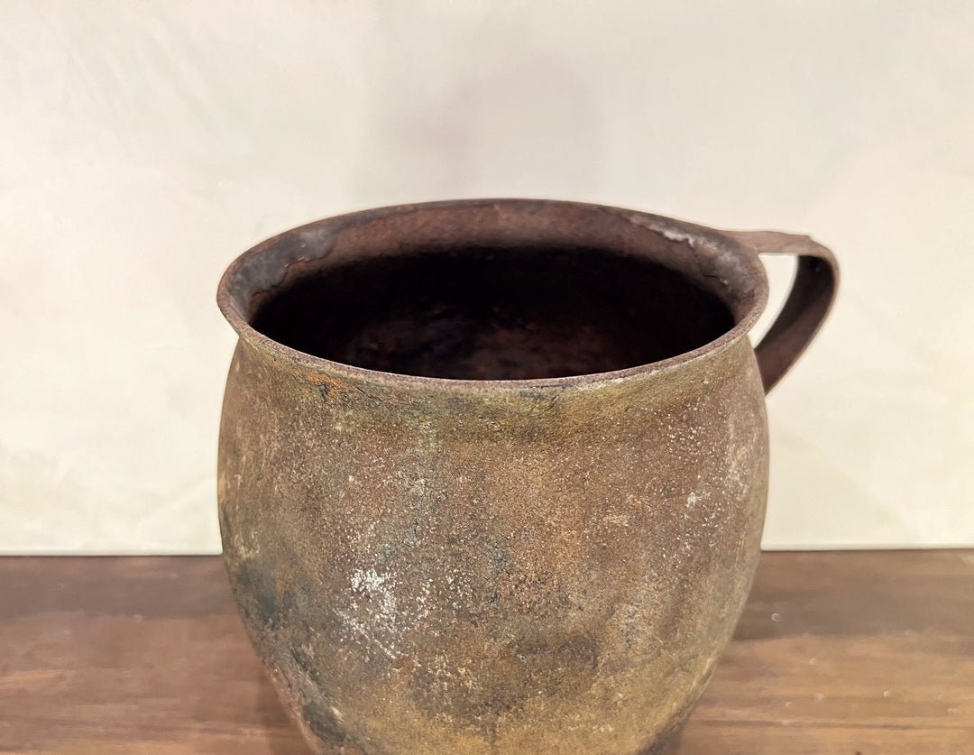 Artem Iron Pot