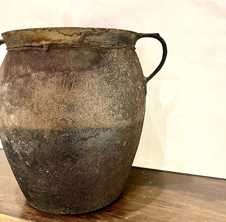 Artem Iron Pot