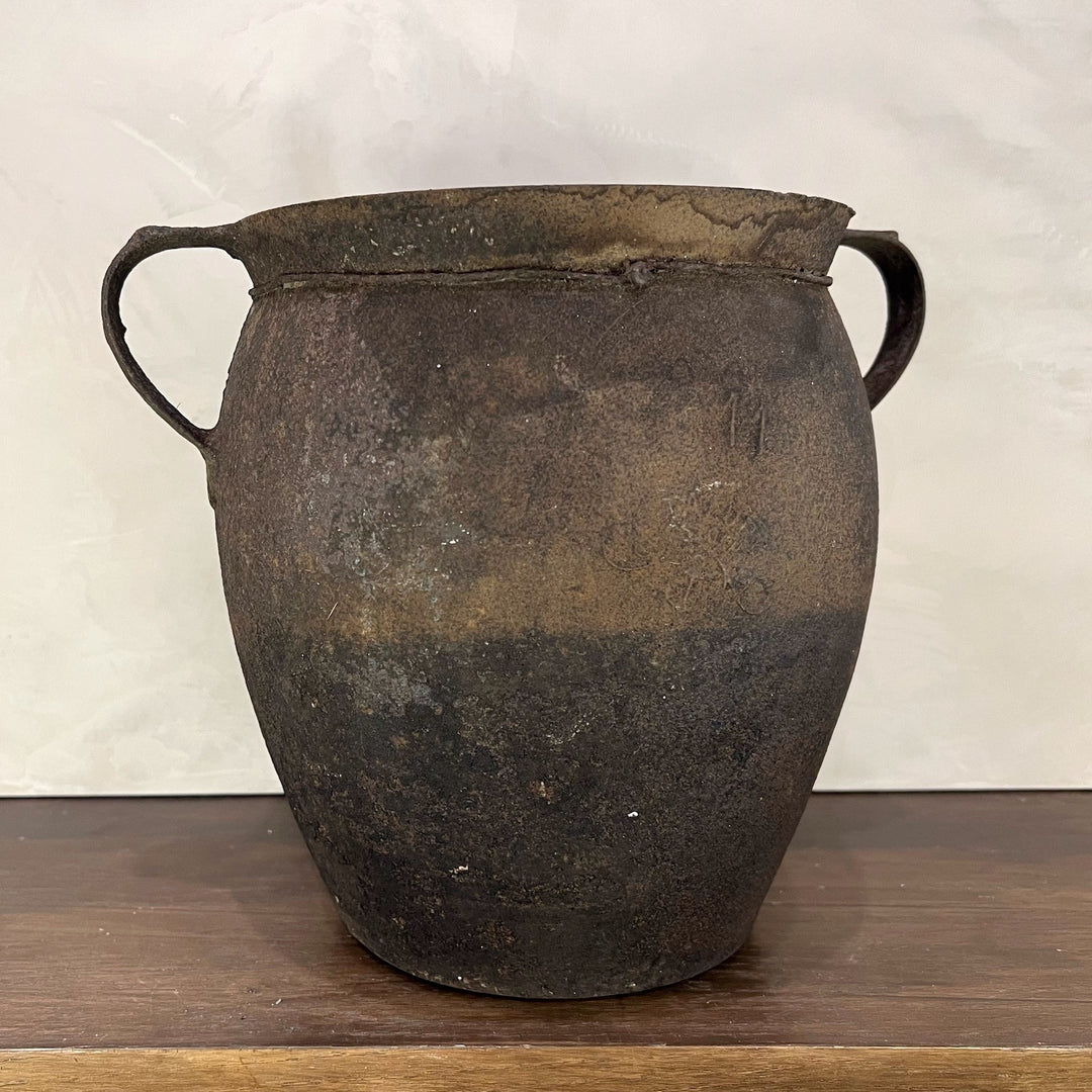 Artem Iron Pot