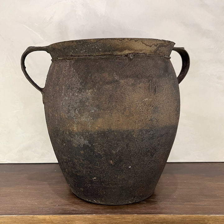 Artem Iron Pot