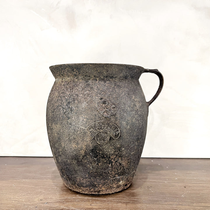 Artem Iron Pot