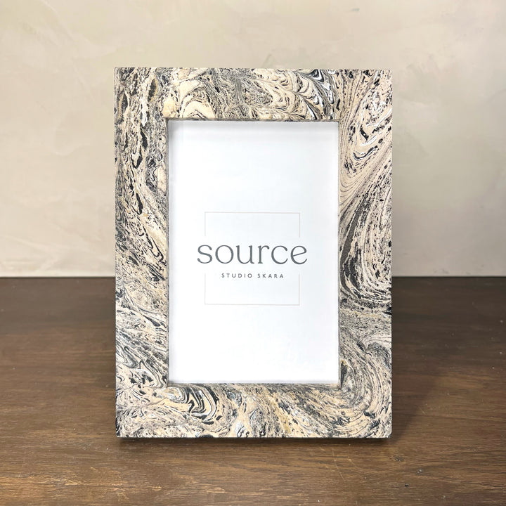 Neue Hand Marbled Wood Picture Frame (4x6)