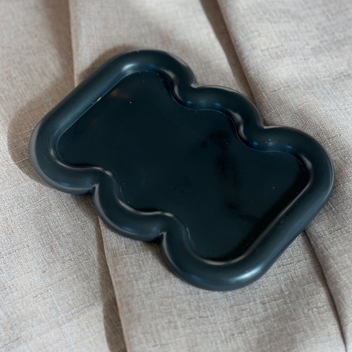 Wavy Tray: Charcoal