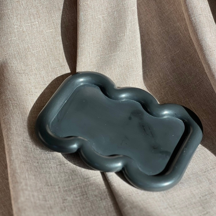 Wavy Tray: Charcoal