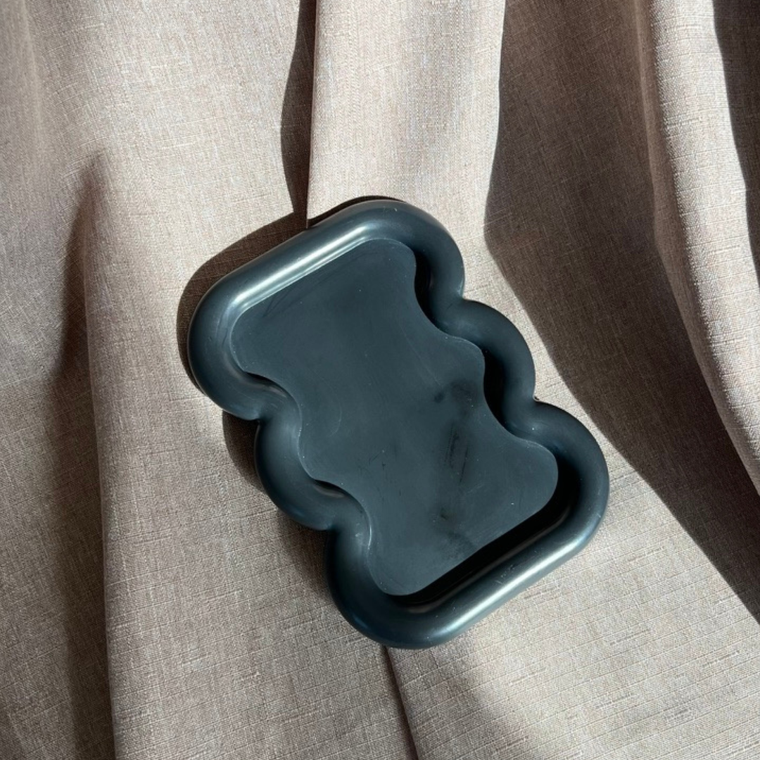 Wavy Tray: Charcoal